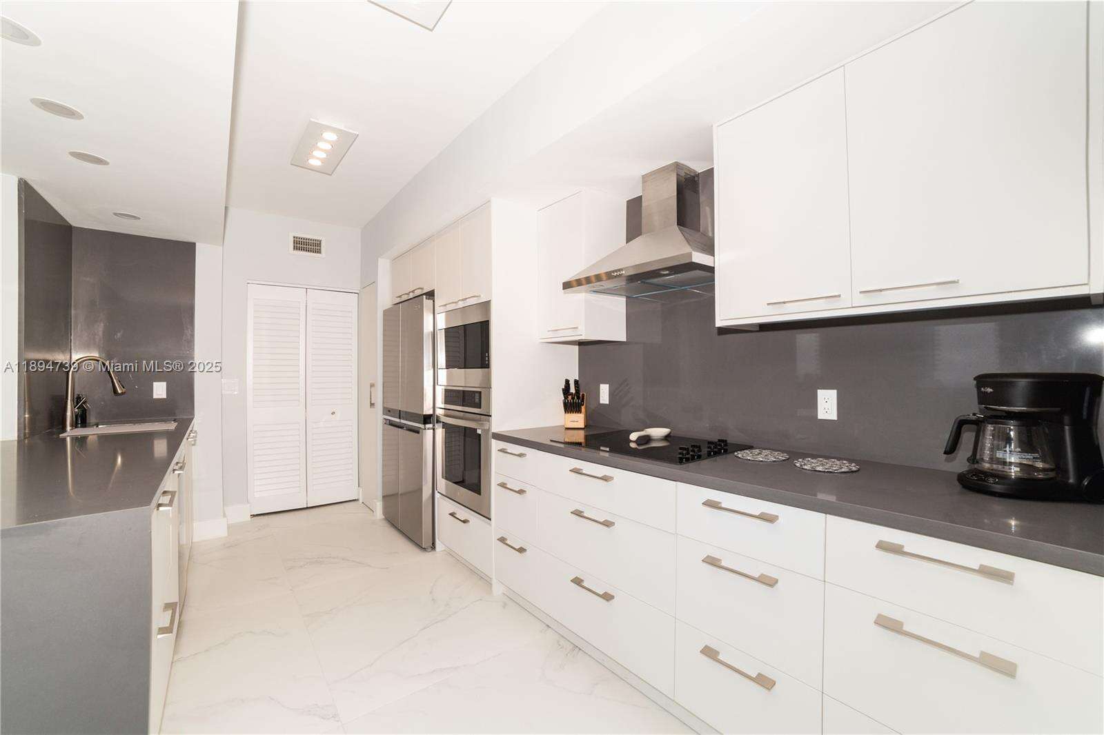 Porto Bellagio at 17145 Bay Rd, Sunny Isles Beach, FL 33160 - For Sale photo 17