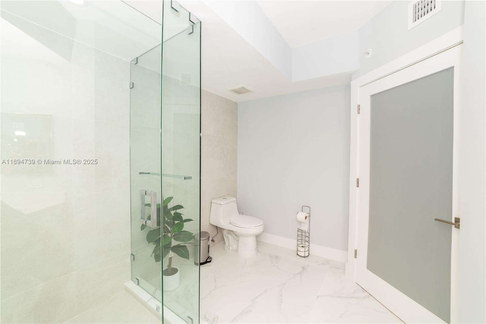 Porto Bellagio at 17145 Bay Rd, Sunny Isles Beach, FL 33160 - For Sale photo 32