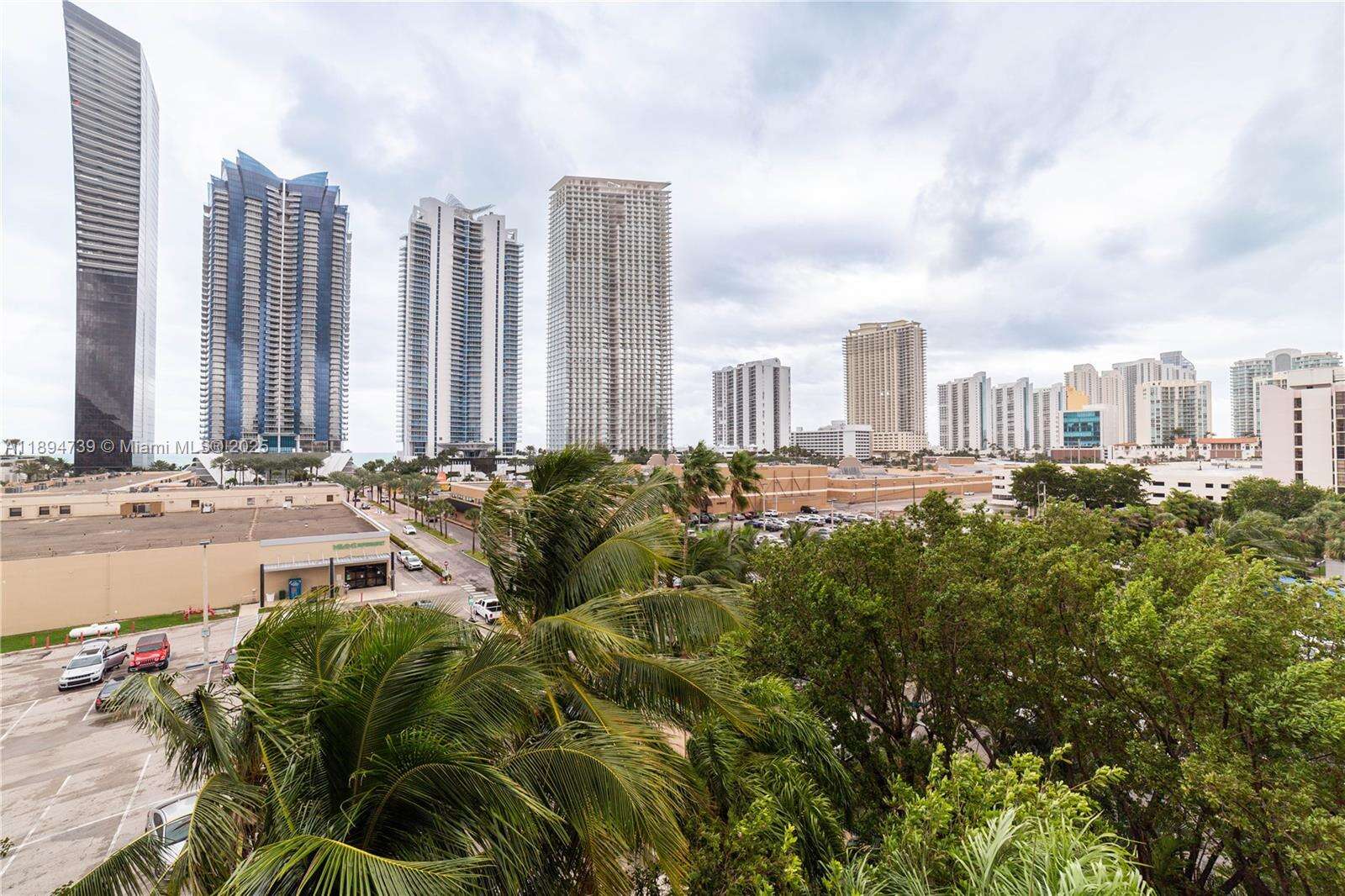 Porto Bellagio at 17145 Bay Rd, Sunny Isles Beach, FL 33160 - For Sale photo 54
