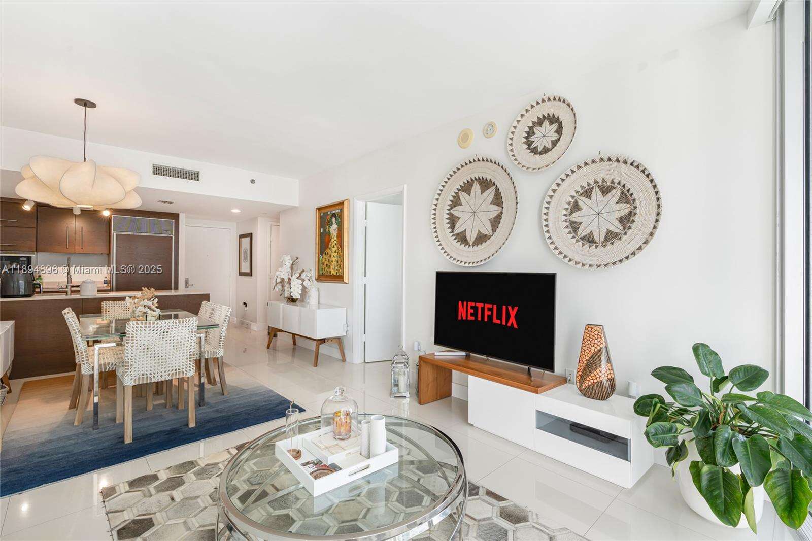 Icon Brickell 1 at 475 Brickell Ave, Miami, FL 33131 - For Sale photo 1