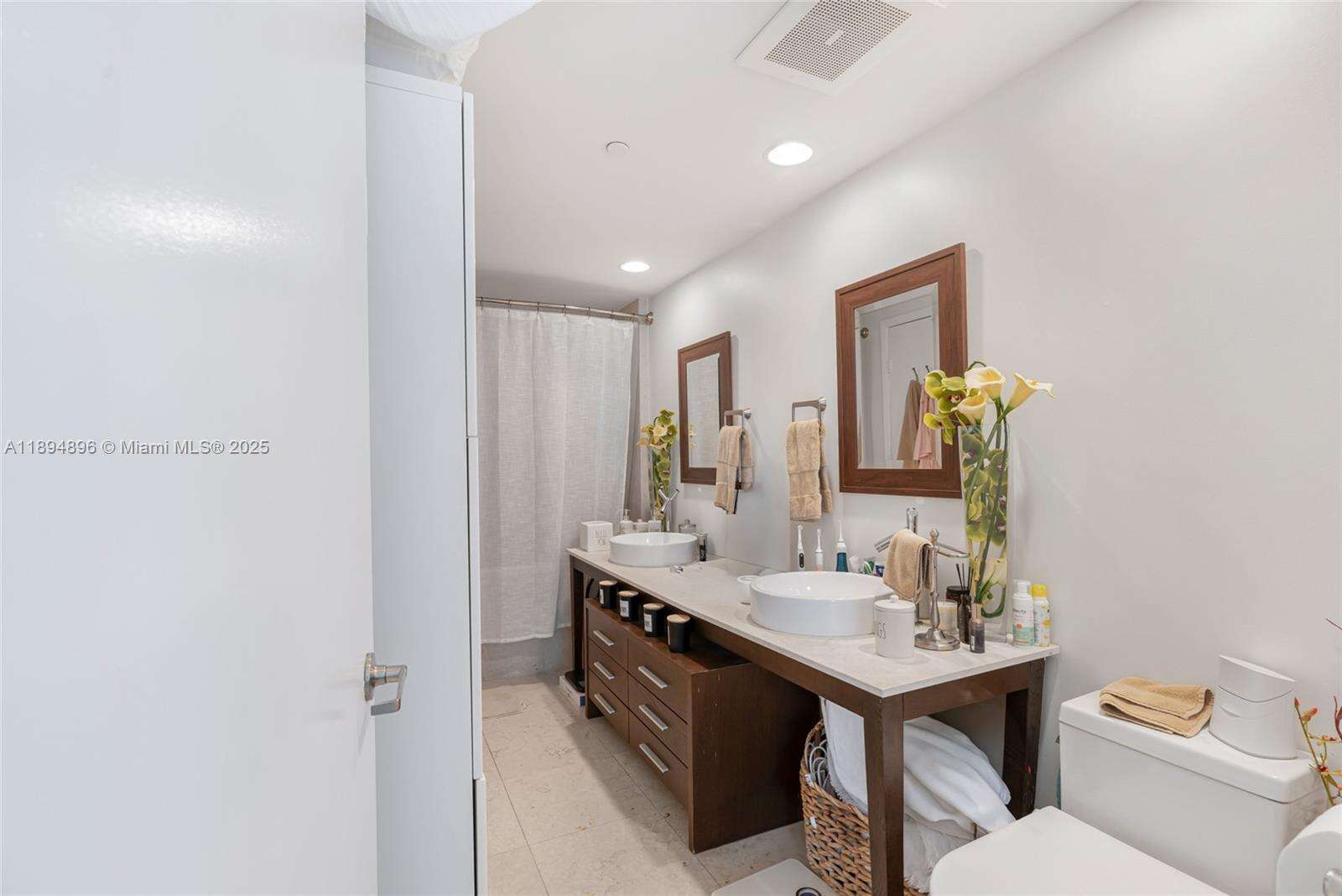 Icon Brickell 1 at 475 Brickell Ave, Miami, FL 33131 - For Sale photo 12
