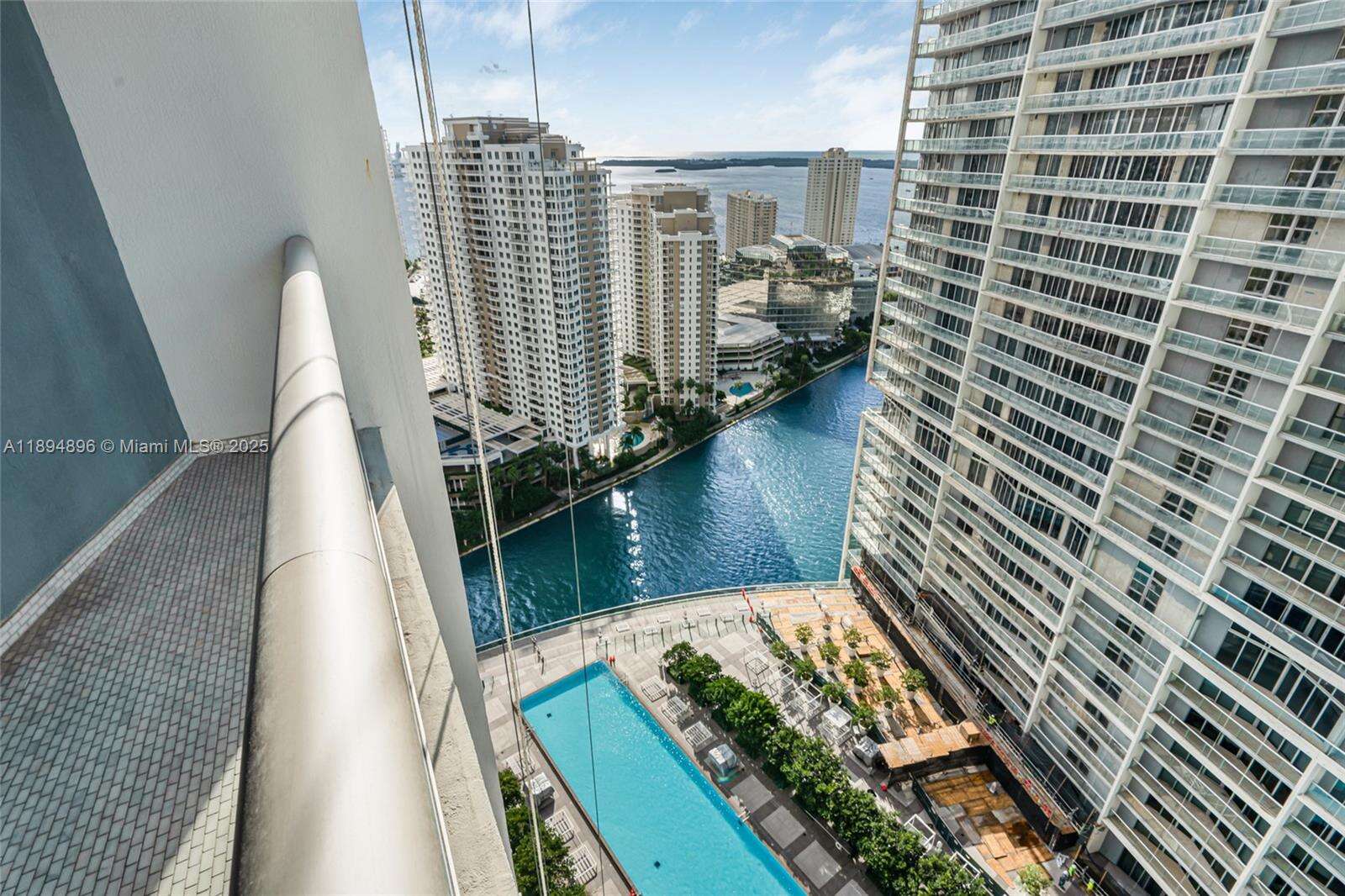 Icon Brickell 1 at 475 Brickell Ave, Miami, FL 33131 - For Sale photo 17