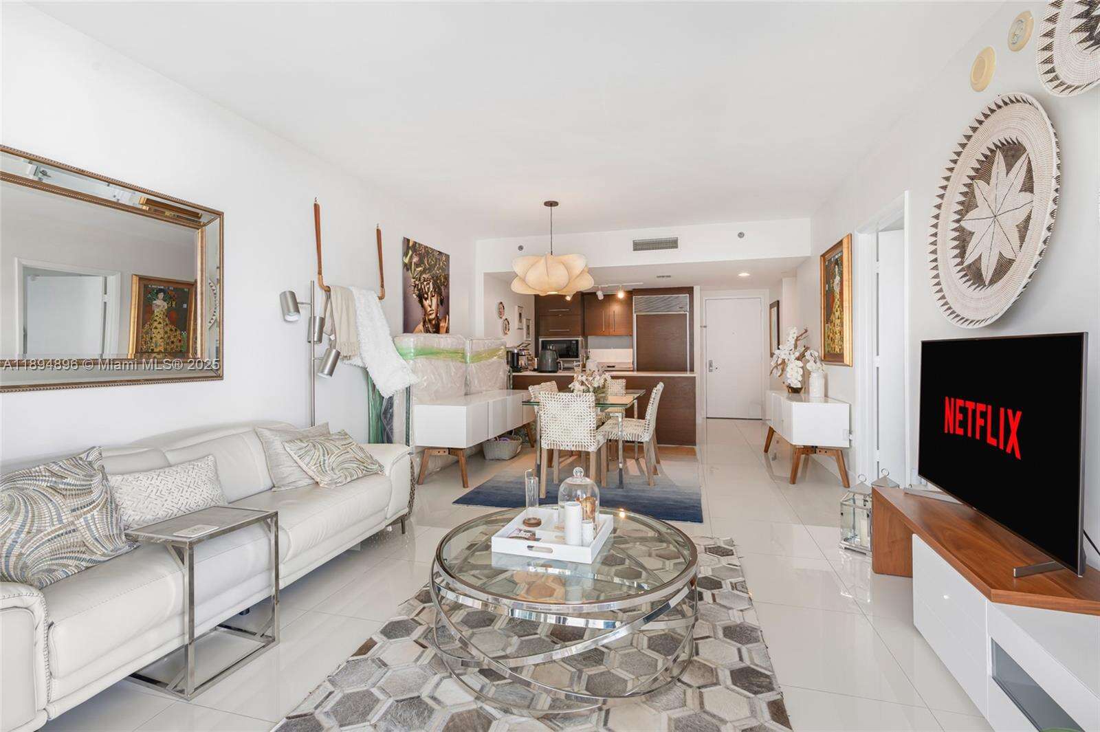 Icon Brickell 1 at 475 Brickell Ave, Miami, FL 33131 - For Sale photo 6