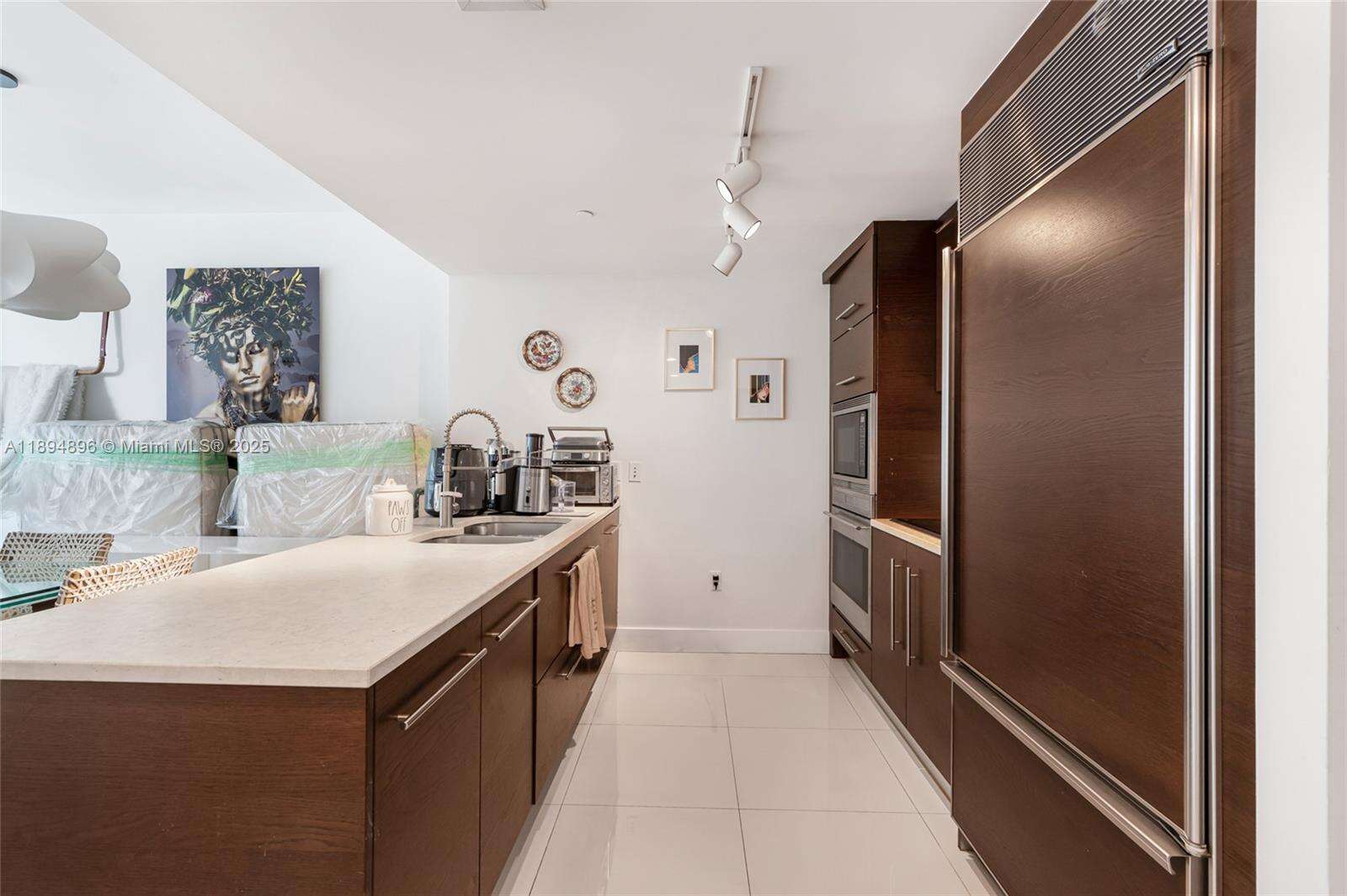Icon Brickell 1 at 475 Brickell Ave, Miami, FL 33131 - For Sale photo 7