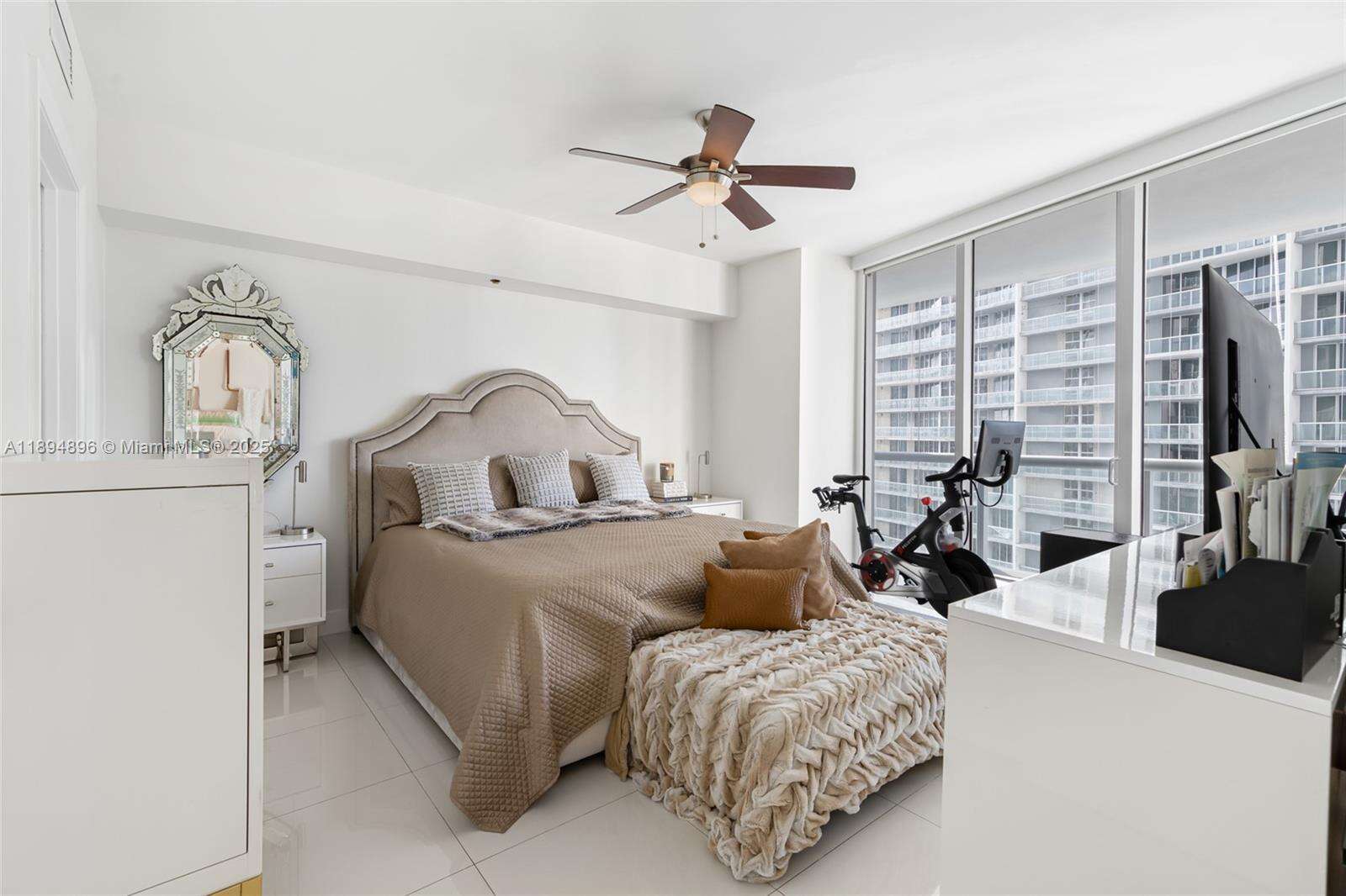 Icon Brickell 1 at 475 Brickell Ave, Miami, FL 33131 - For Sale photo 9