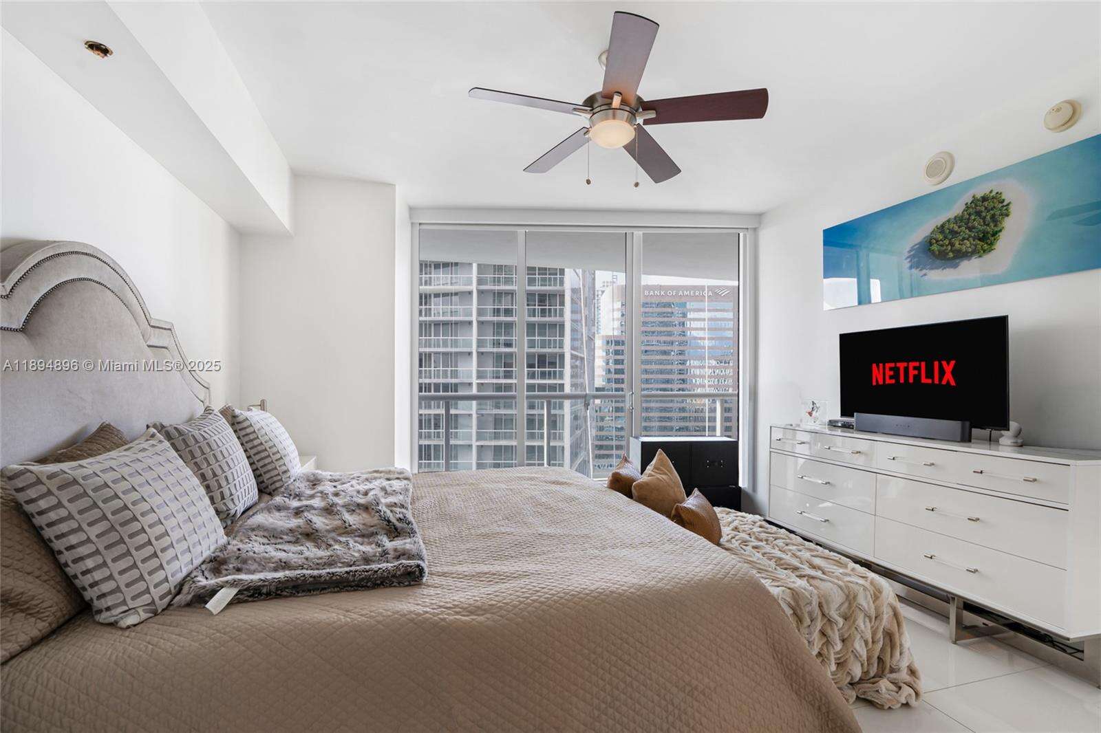 Icon Brickell 1 at 475 Brickell Ave, Miami, FL 33131 - For Sale photo 10