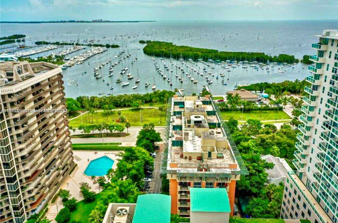 The Mutiny at 2951 Bayshore Dr, Miami, FL 33133 - For Sale photo 2