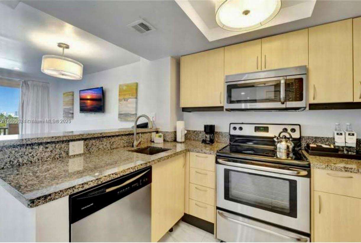 The Mutiny at 2951 Bayshore Dr, Miami, FL 33133 - For Sale photo 8