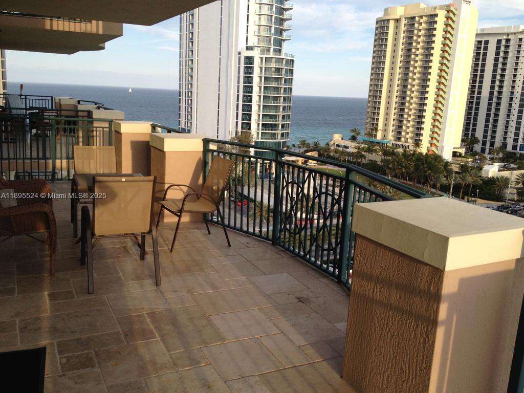 KING DAVID OF SUNNY ISLES - 17555 Atlantic Blvd, Sunny Isles Beach, FL 33160 | Picture 13
