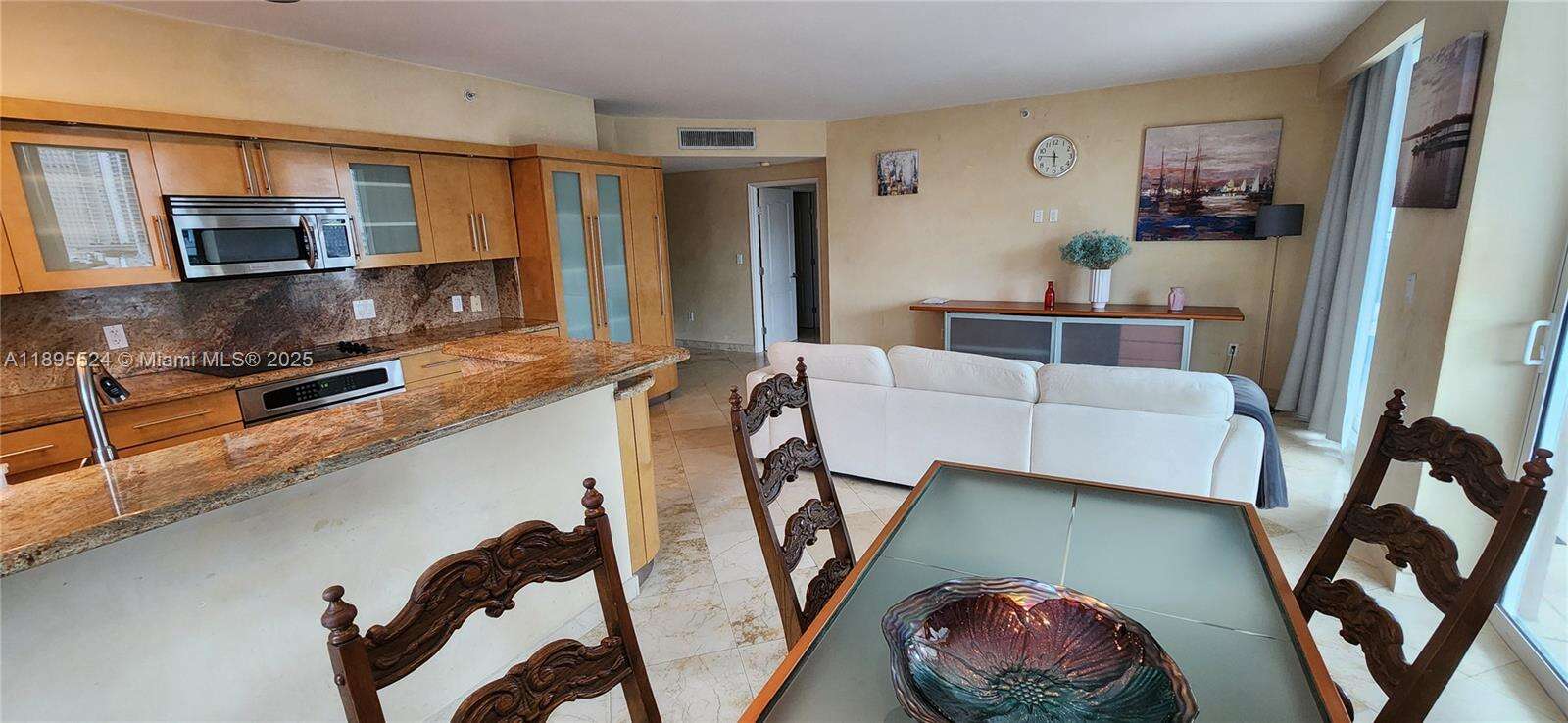 KING DAVID OF SUNNY ISLES - 17555 Atlantic Blvd, Sunny Isles Beach, FL 33160 | Picture 5