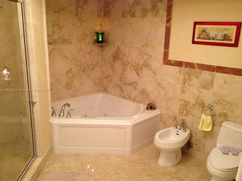 KING DAVID OF SUNNY ISLES - 17555 Atlantic Blvd, Sunny Isles Beach, FL 33160 | Picture 8