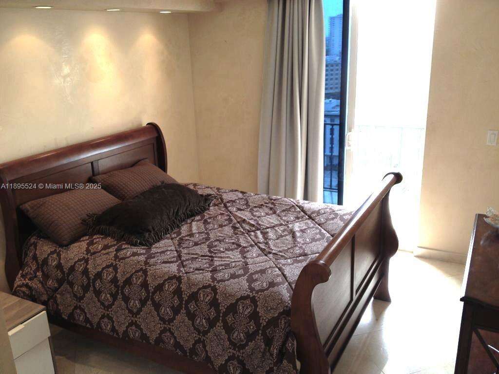 KING DAVID OF SUNNY ISLES - 17555 Atlantic Blvd, Sunny Isles Beach, FL 33160 | Picture 9