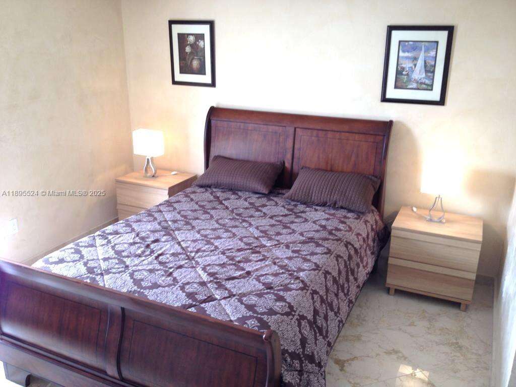 KING DAVID OF SUNNY ISLES - 17555 Atlantic Blvd, Sunny Isles Beach, FL 33160 | Picture 10