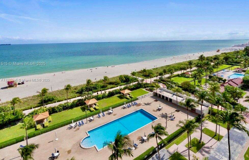 Oceanfront Plaza at 2625 Collins Ave, Miami Beach, FL 33140 - For Sale photo 4