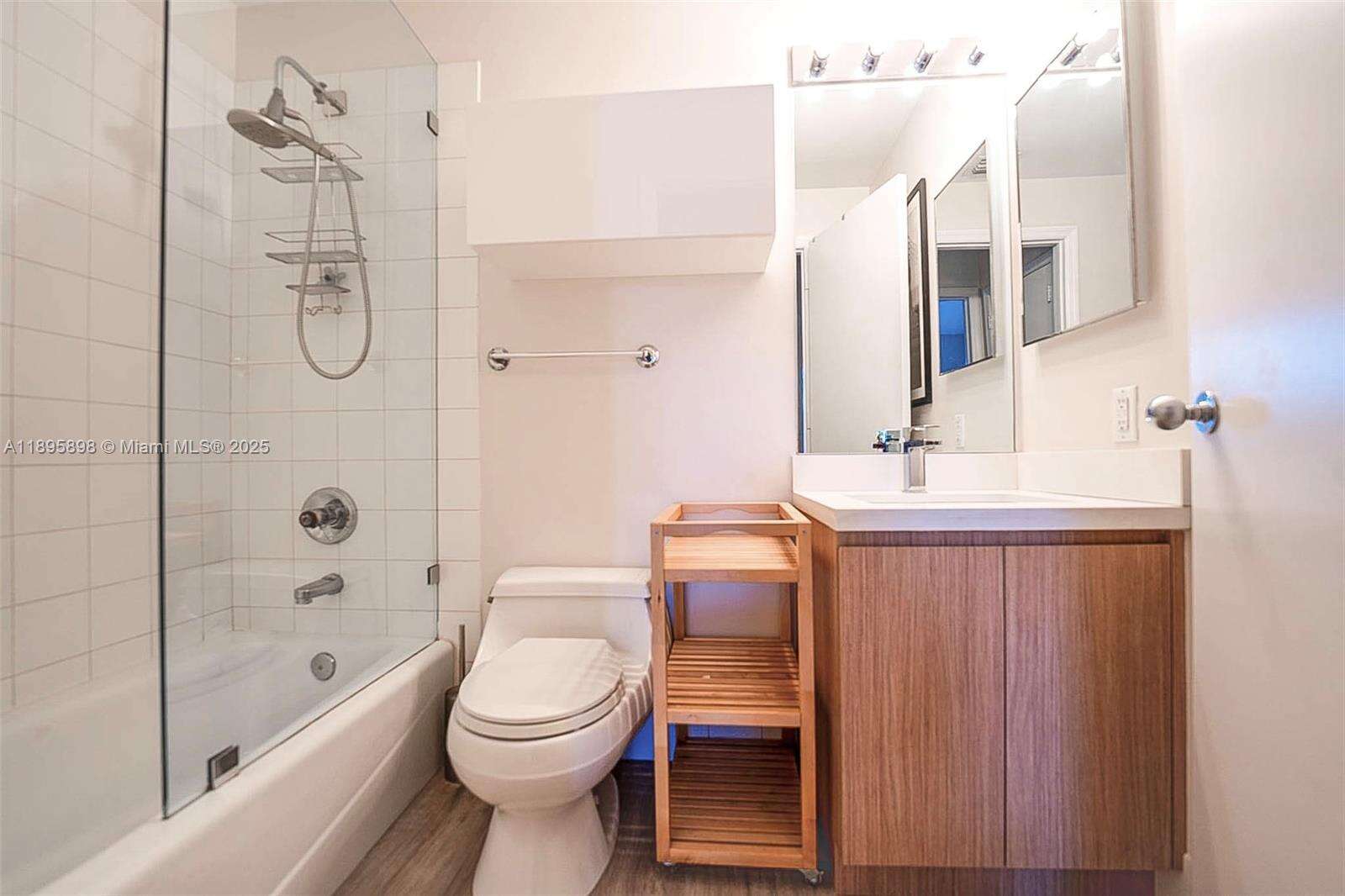 One Tequesta Point at 888 Brickell Key Dr, Miami, FL 33131 - For Sale photo 16