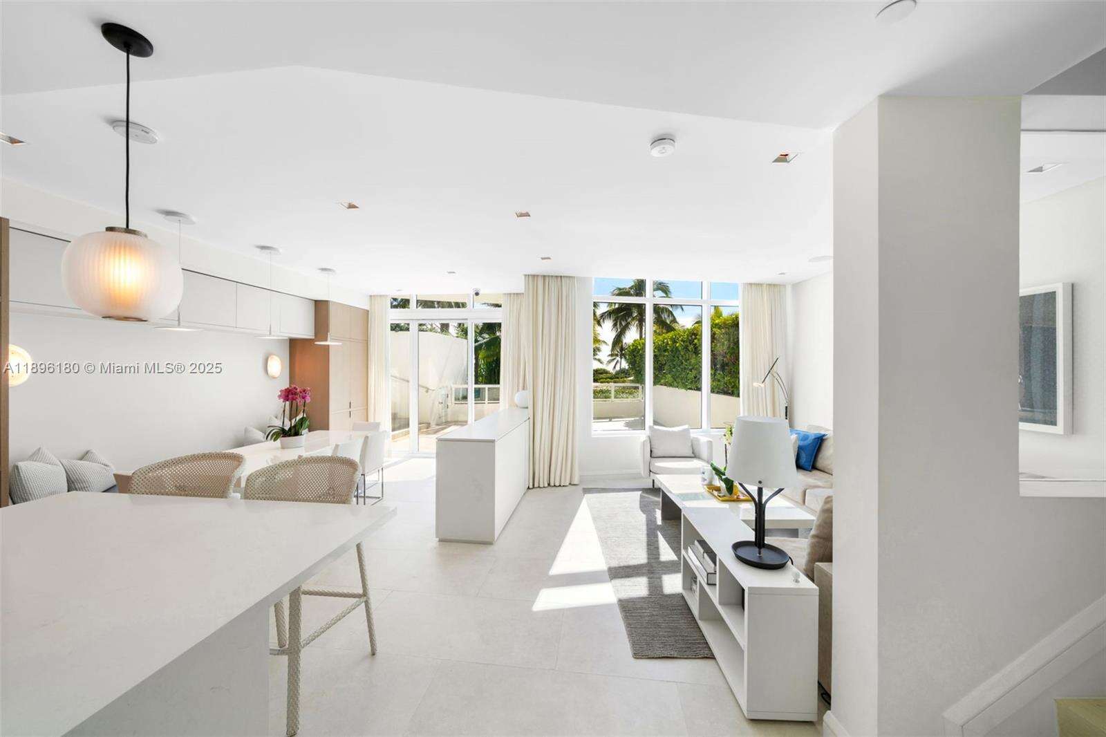 CONTINUUM ON SOUTH BEACH CONDO THE NORTH TOWER - 50 Pointe Dr, Miami Beach, FL 33139 | Picture 1