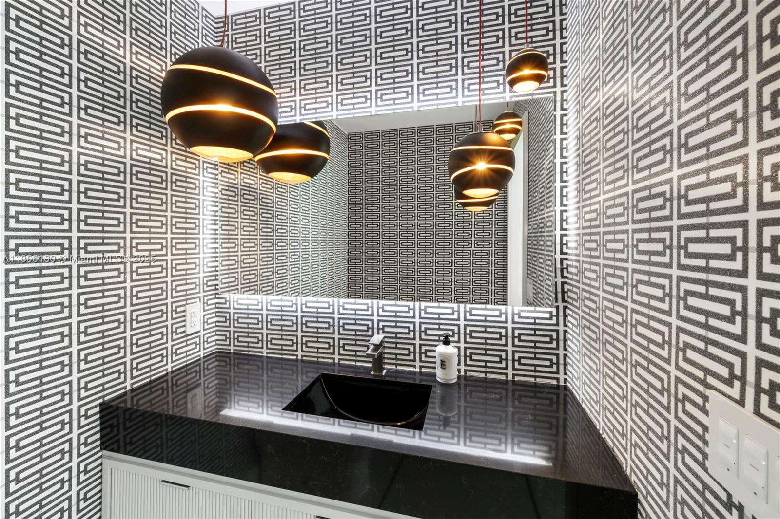 CONTINUUM ON SOUTH BEACH CONDO THE NORTH TOWER - 50 Pointe Dr, Miami Beach, FL 33139 | Picture 3