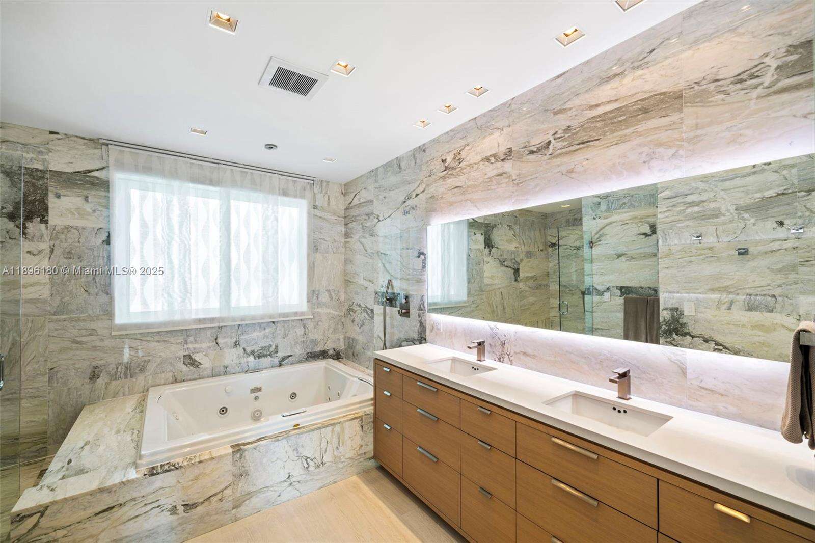 CONTINUUM ON SOUTH BEACH CONDO THE NORTH TOWER - 50 Pointe Dr, Miami Beach, FL 33139 | Picture 27