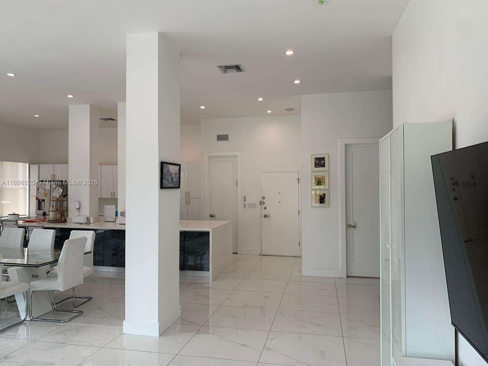 Aquarius at 2751 Ocean Dr, Hollywood, FL 33019 - For Sale photo 16