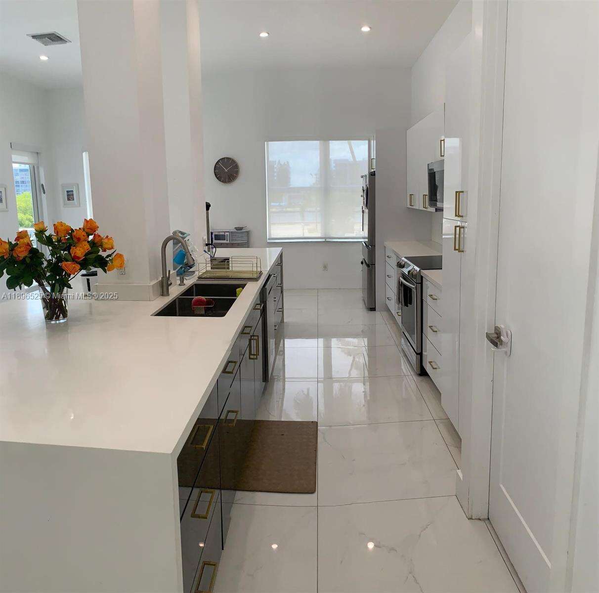 Aquarius at 2751 Ocean Dr, Hollywood, FL 33019 - For Sale photo 6