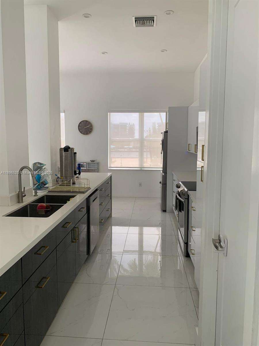Aquarius at 2751 Ocean Dr, Hollywood, FL 33019 - For Sale photo 72