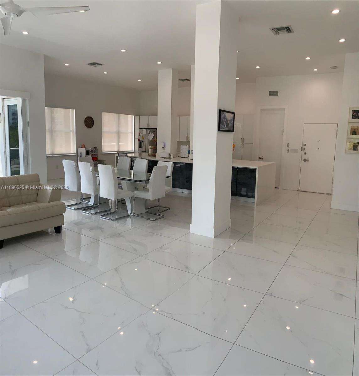 Aquarius at 2751 Ocean Dr, Hollywood, FL 33019 - For Sale photo 9