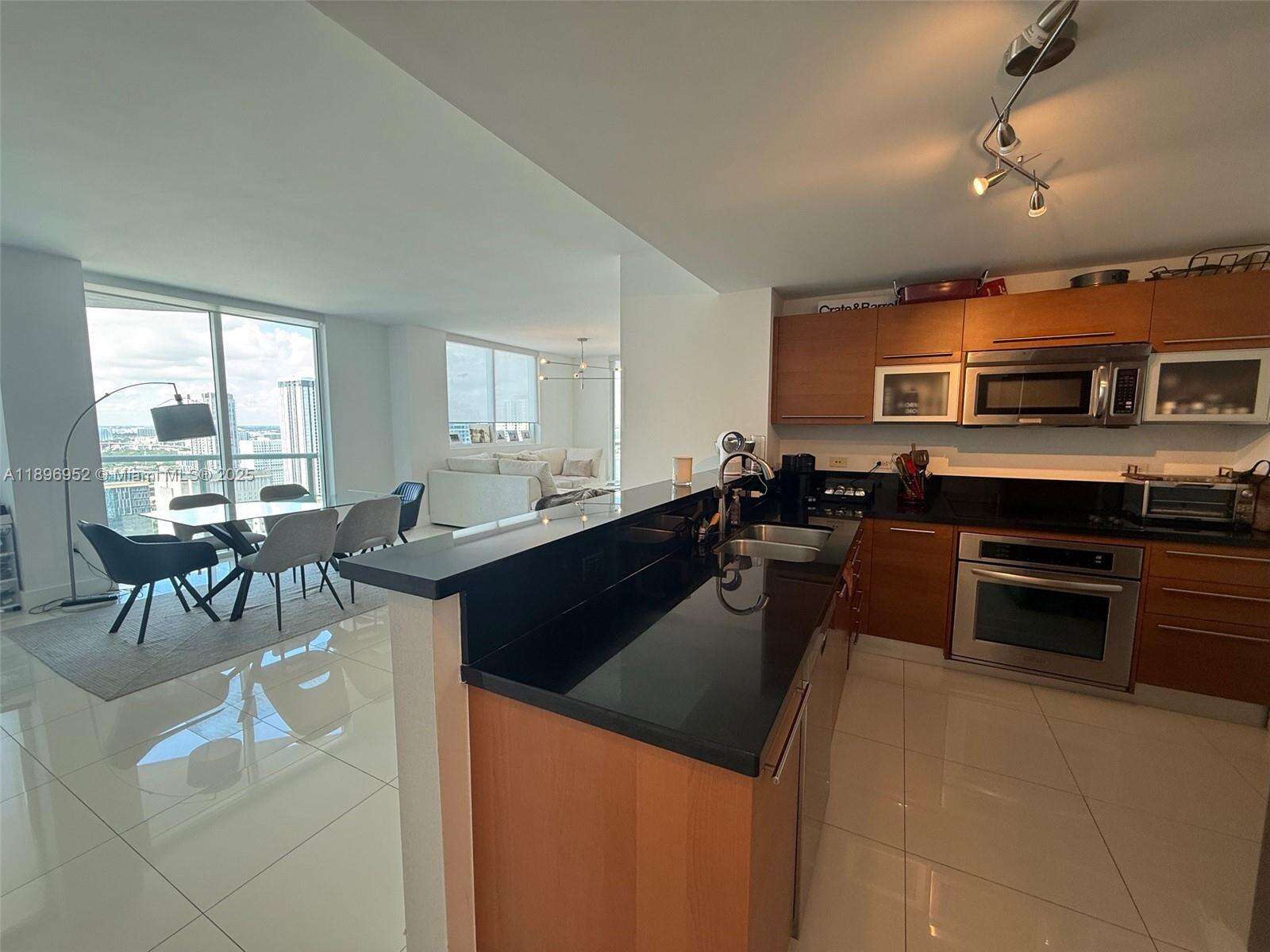 Vizcayne North at 244 Biscayne Blvd, Miami, FL 33132 - For Sale photo 11