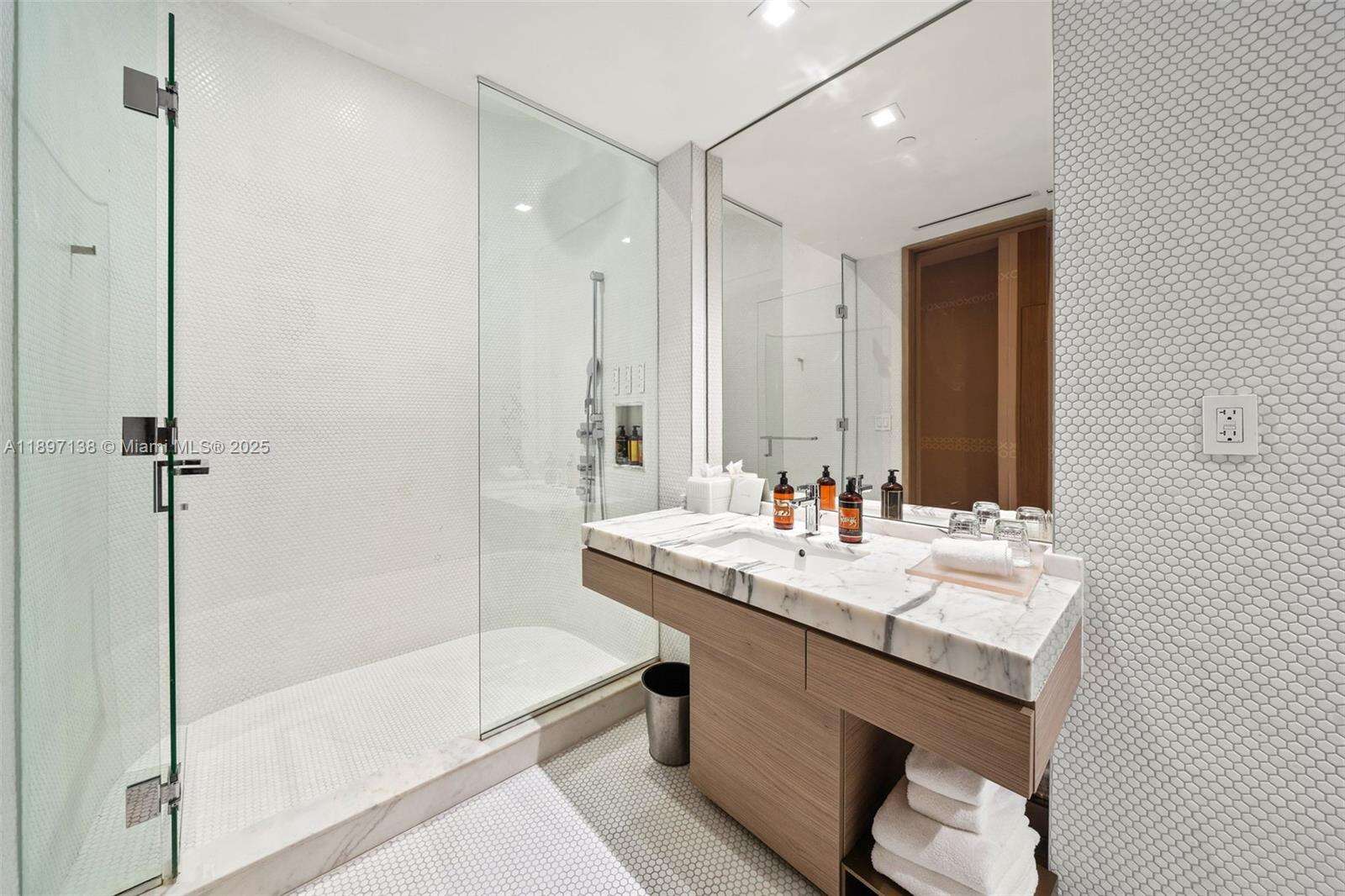 Sls Lux at 801 Miami Ave, Miami, FL 33130 - For Sale photo 14