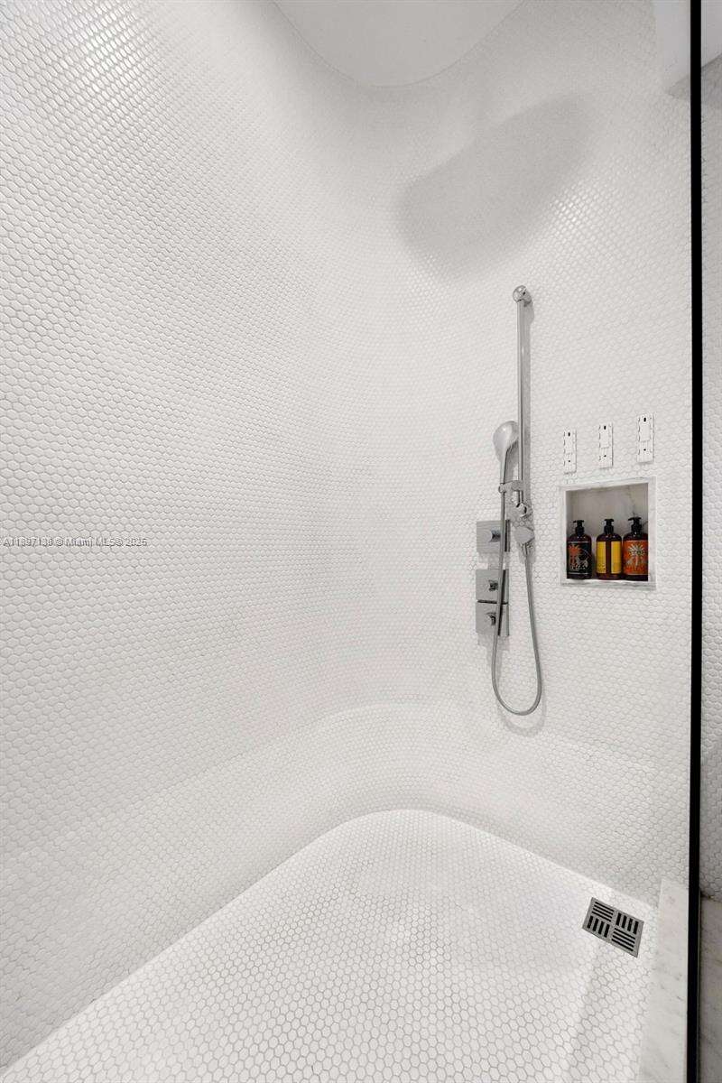 Sls Lux at 801 Miami Ave, Miami, FL 33130 - For Sale photo 16