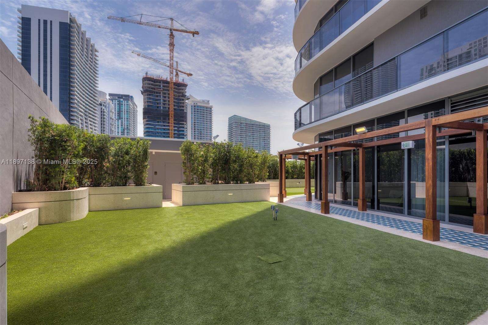 Sls Lux at 801 Miami Ave, Miami, FL 33130 - For Sale photo 30