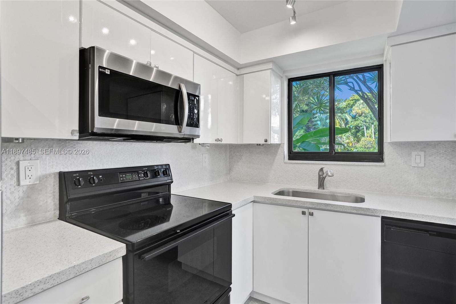 DELVISTA B - 20332 34 Ct, Aventura, FL 33180 | Picture 4