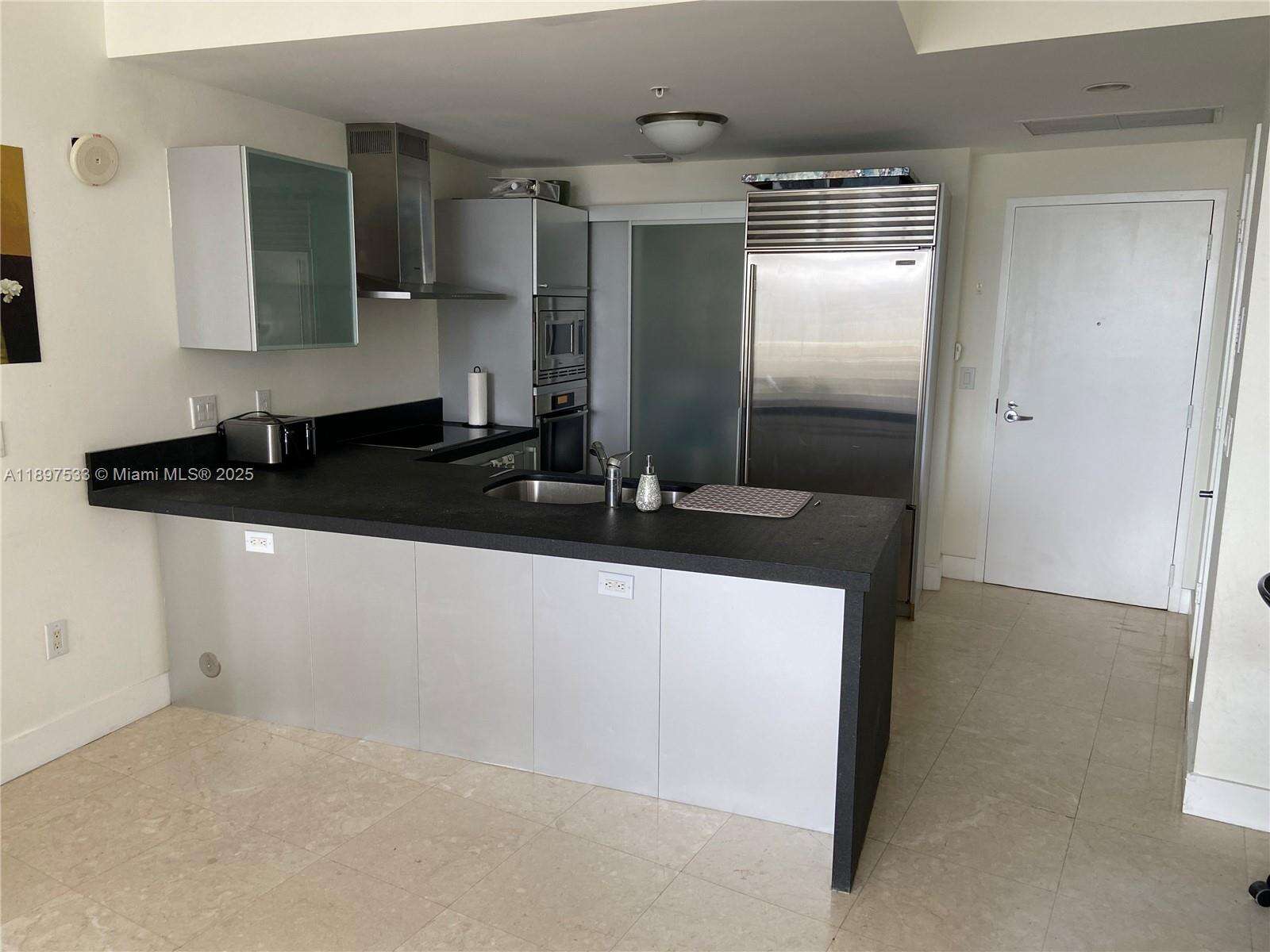 Trump Royale at 18201 Collins Ave, Sunny Isles Beach, FL 33160 - For Sale photo 2