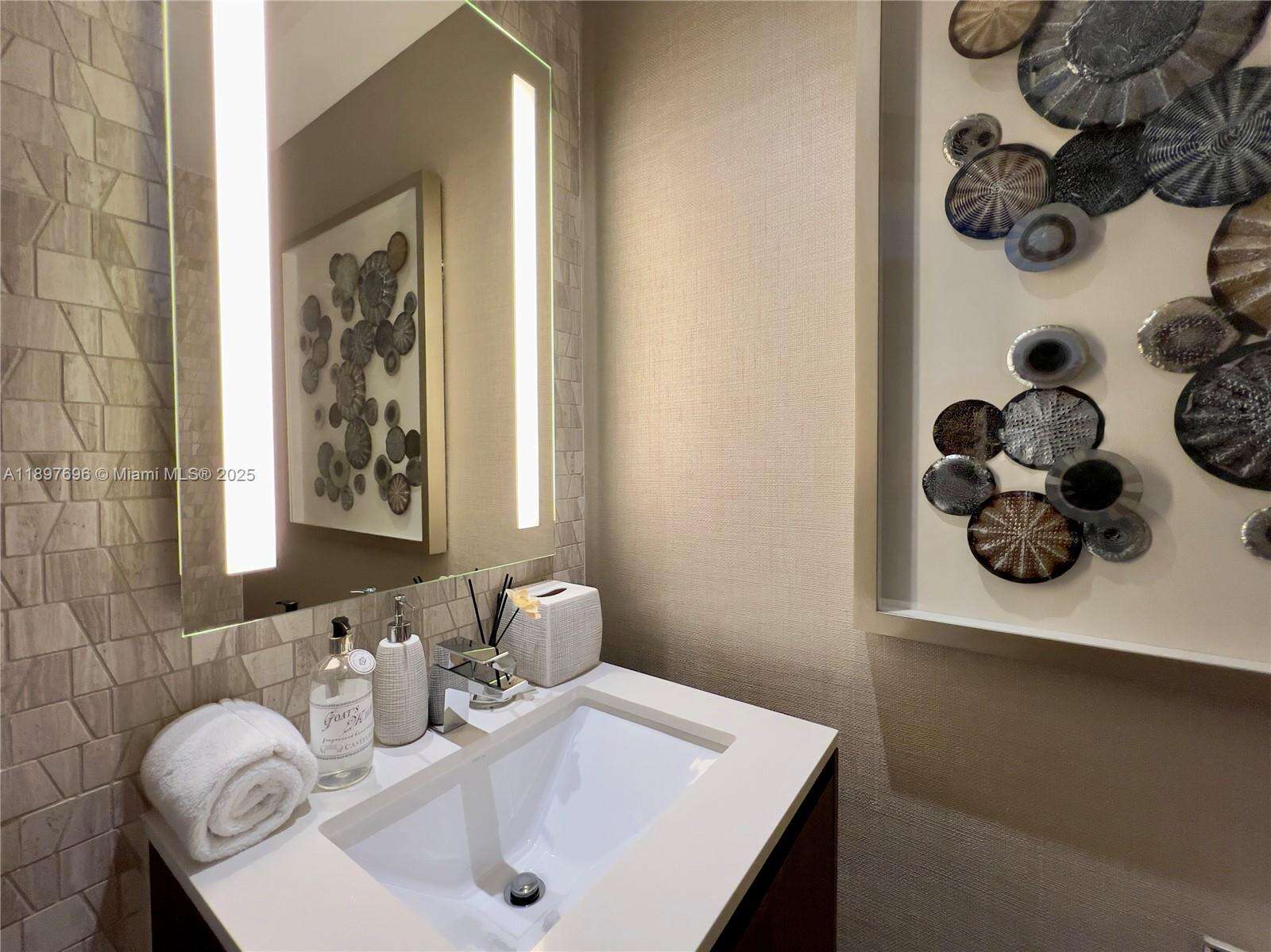 REACH - 68 6th St, Miami, FL 33131 | Picture 21