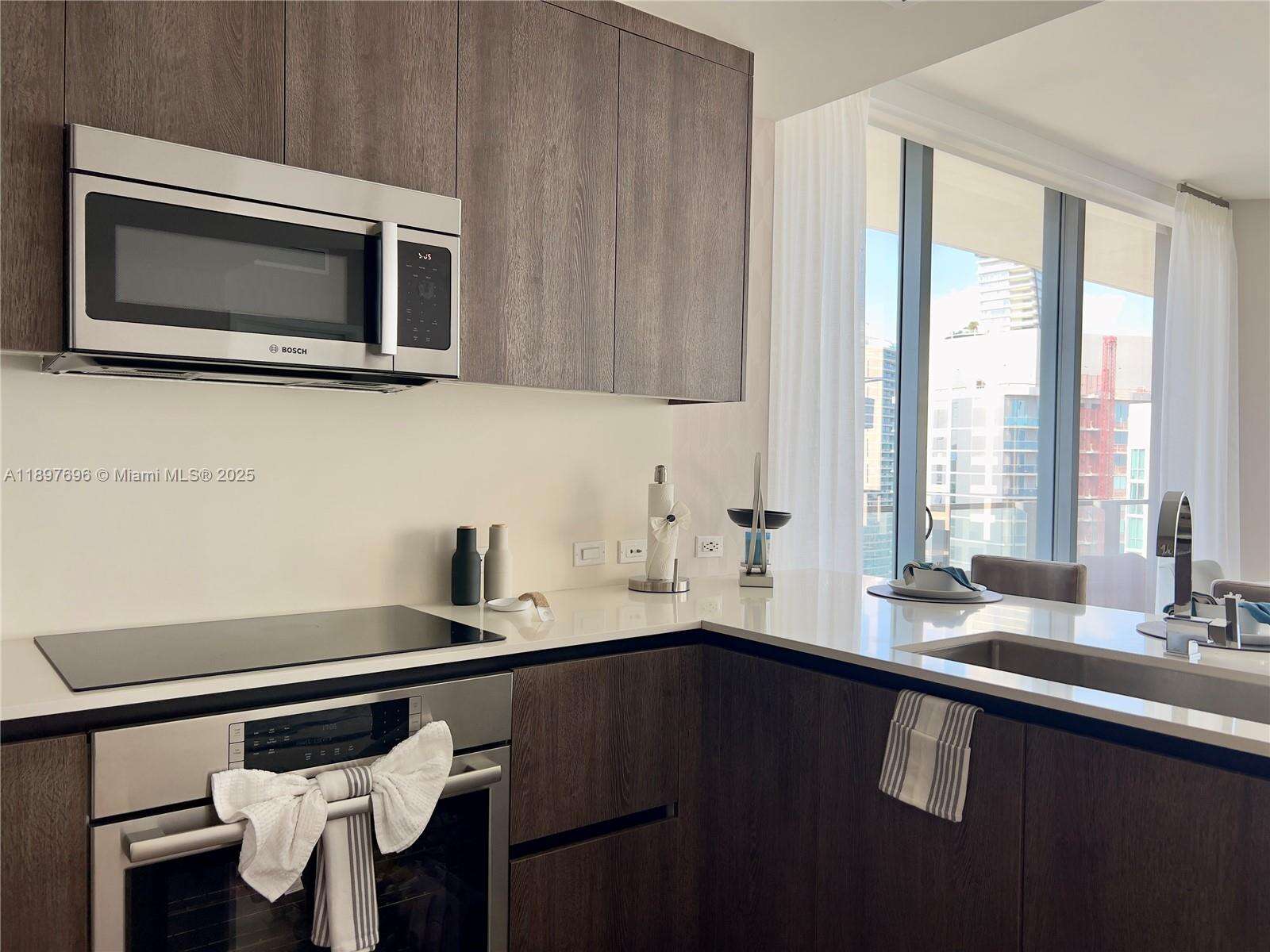 REACH - 68 6th St, Miami, FL 33131 | Picture 10