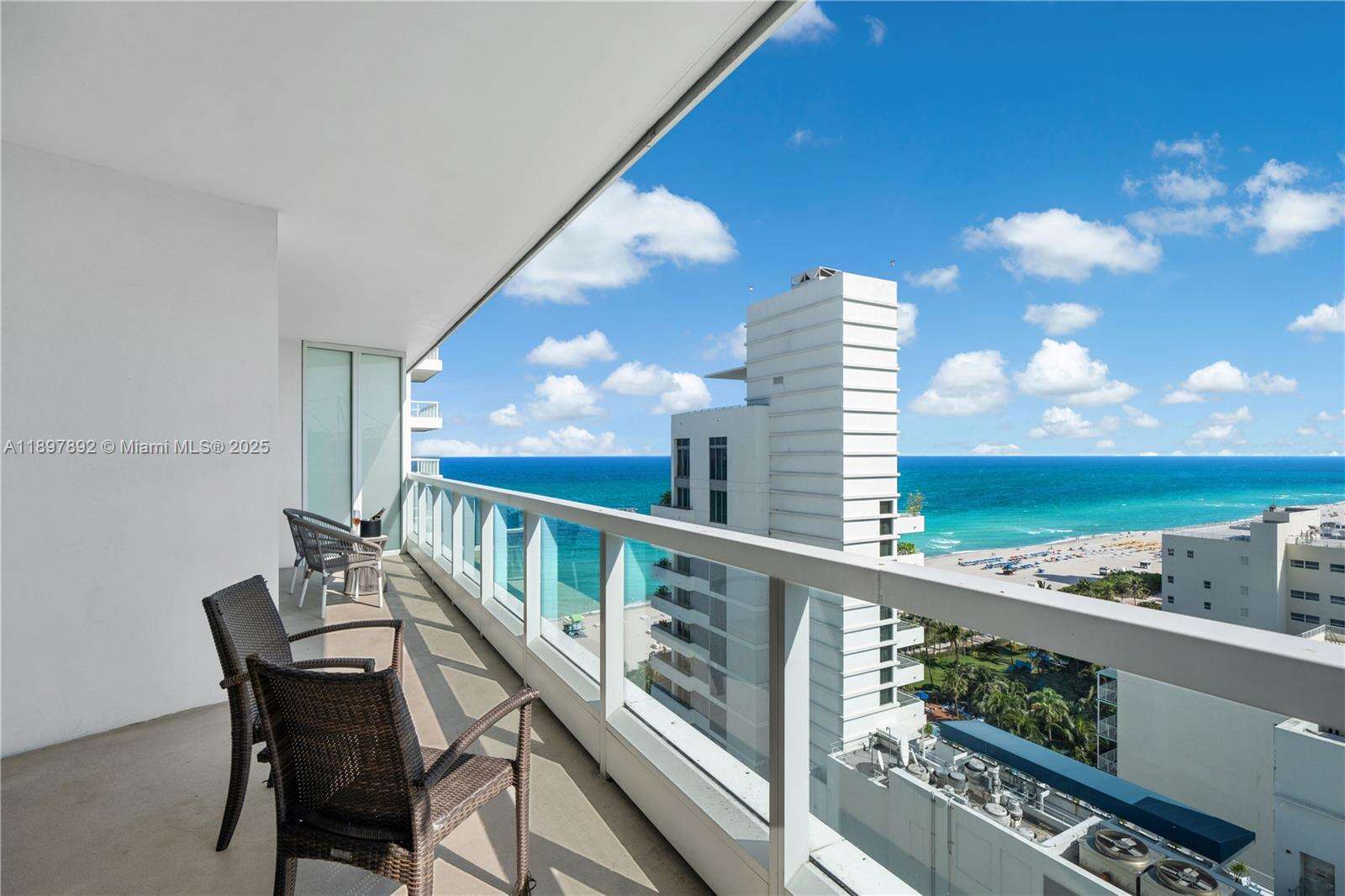 FONTAINEBLEAU III OCEAN CLUB - 4391 Collins Ave, Miami Beach, FL 33140 | Picture 1