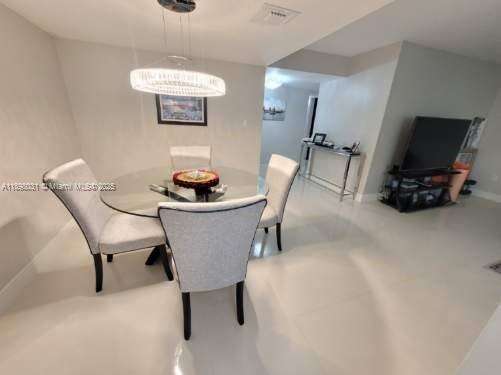 Del Prado at 18071 Biscayne Blvd, Aventura, FL 33160 - For Sale photo 3