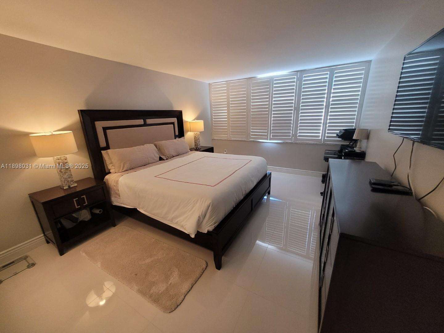Del Prado at 18071 Biscayne Blvd, Aventura, FL 33160 - For Sale photo 5