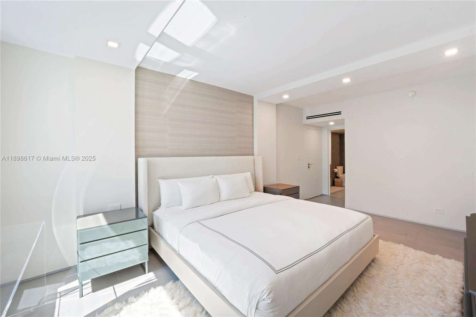 RONEY PALACE - 2301 Collins Ave, Miami Beach, FL 33139 | Picture 11