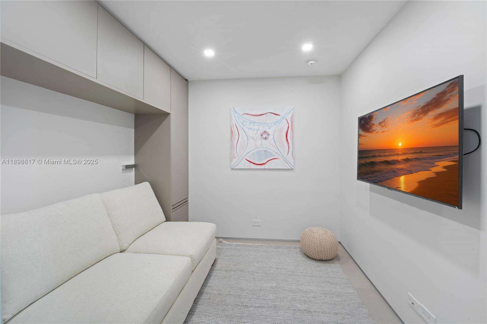 RONEY PALACE - 2301 Collins Ave, Miami Beach, FL 33139 | Picture 16