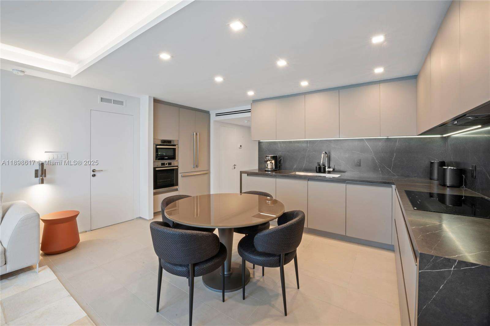 RONEY PALACE - 2301 Collins Ave, Miami Beach, FL 33139 | Picture 7