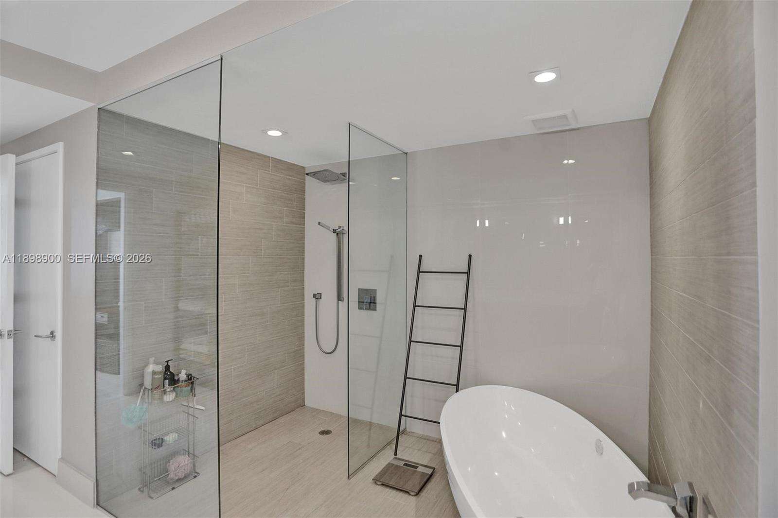 PARQUE TOWERS - 300 Sunny Isles Blvd, Sunny Isles Beach, FL 33160 | Picture 16