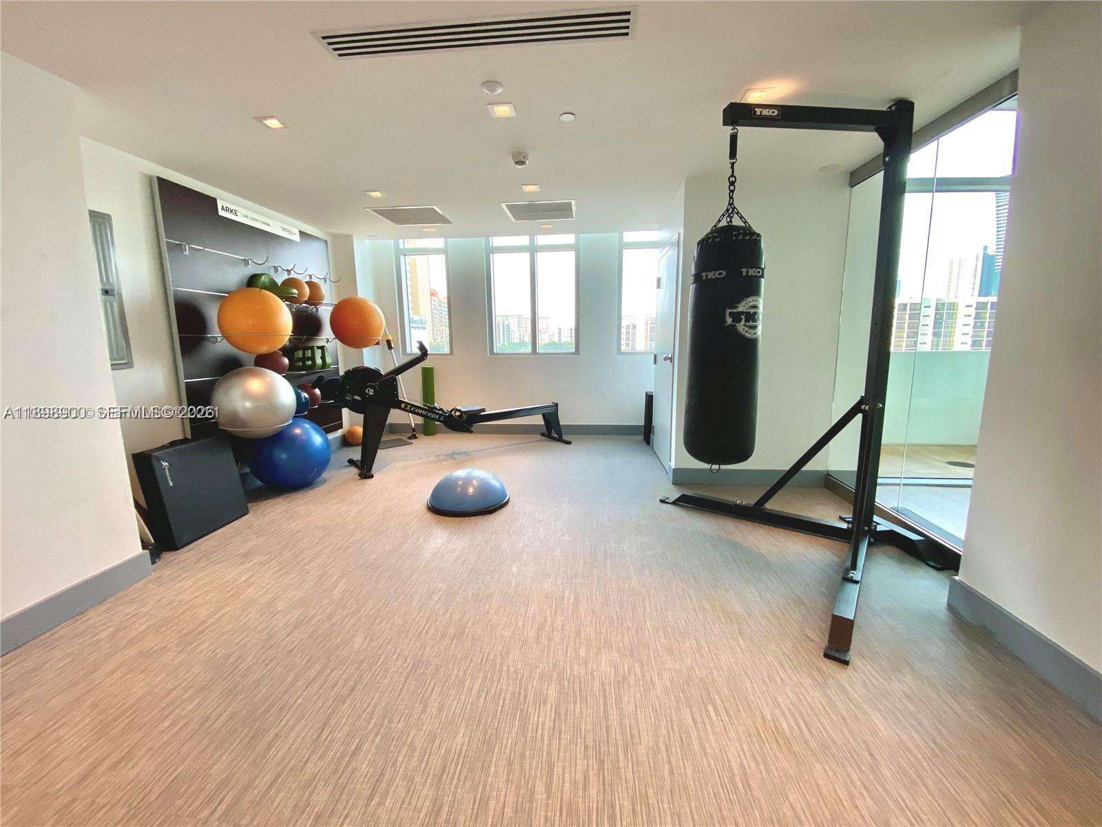 PARQUE TOWERS - 300 Sunny Isles Blvd, Sunny Isles Beach, FL 33160 | Picture 58