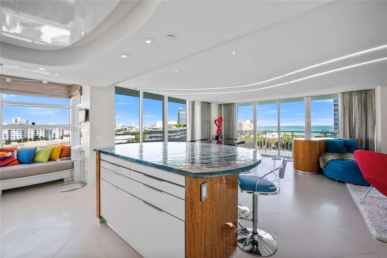 SOUTH POINTE TOWERS CONDO I - 400 Pointe Dr, Miami Beach, FL 33139 | Picture 15