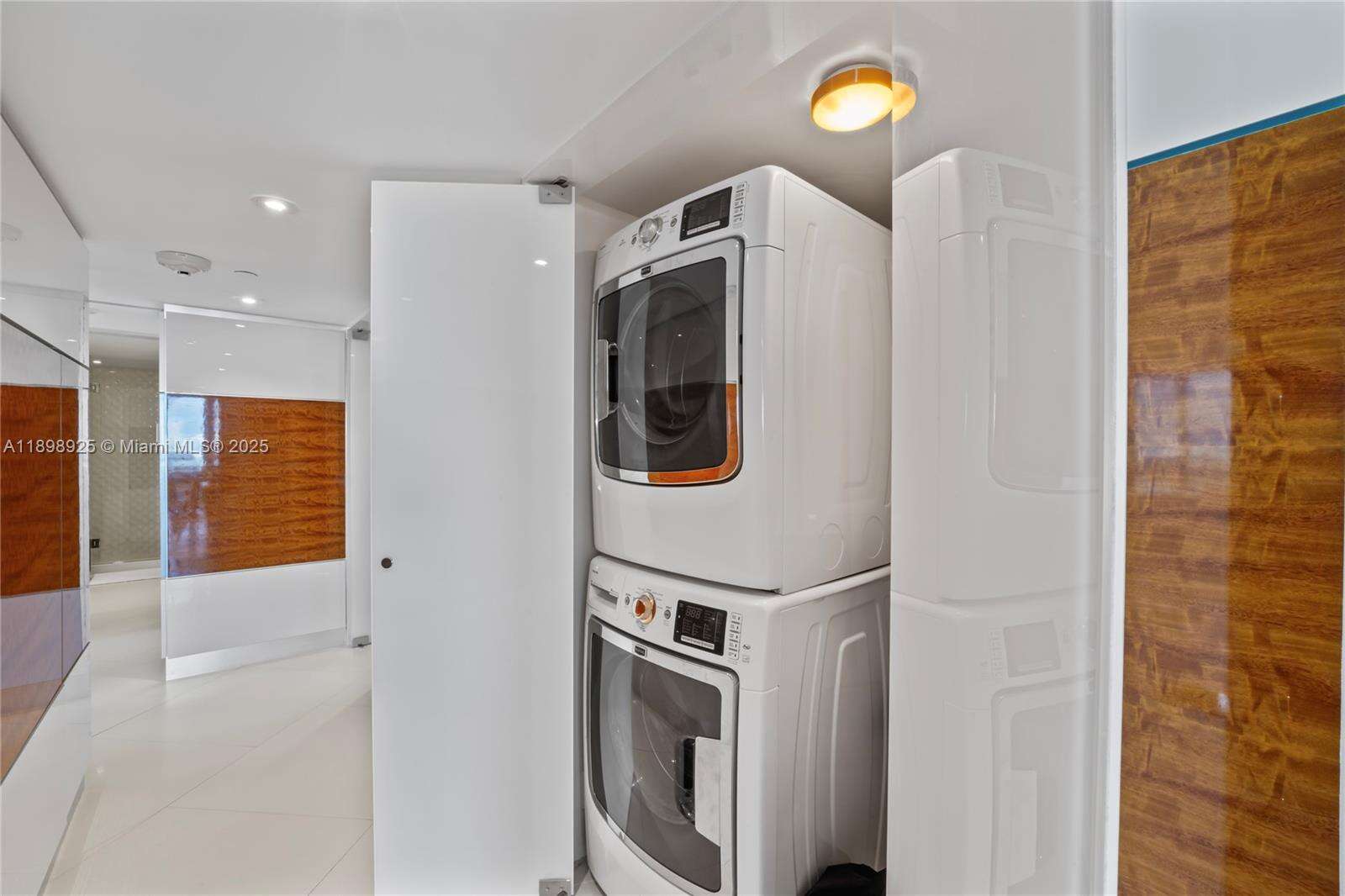 SOUTH POINTE TOWERS CONDO I - 400 Pointe Dr, Miami Beach, FL 33139 | Picture 21