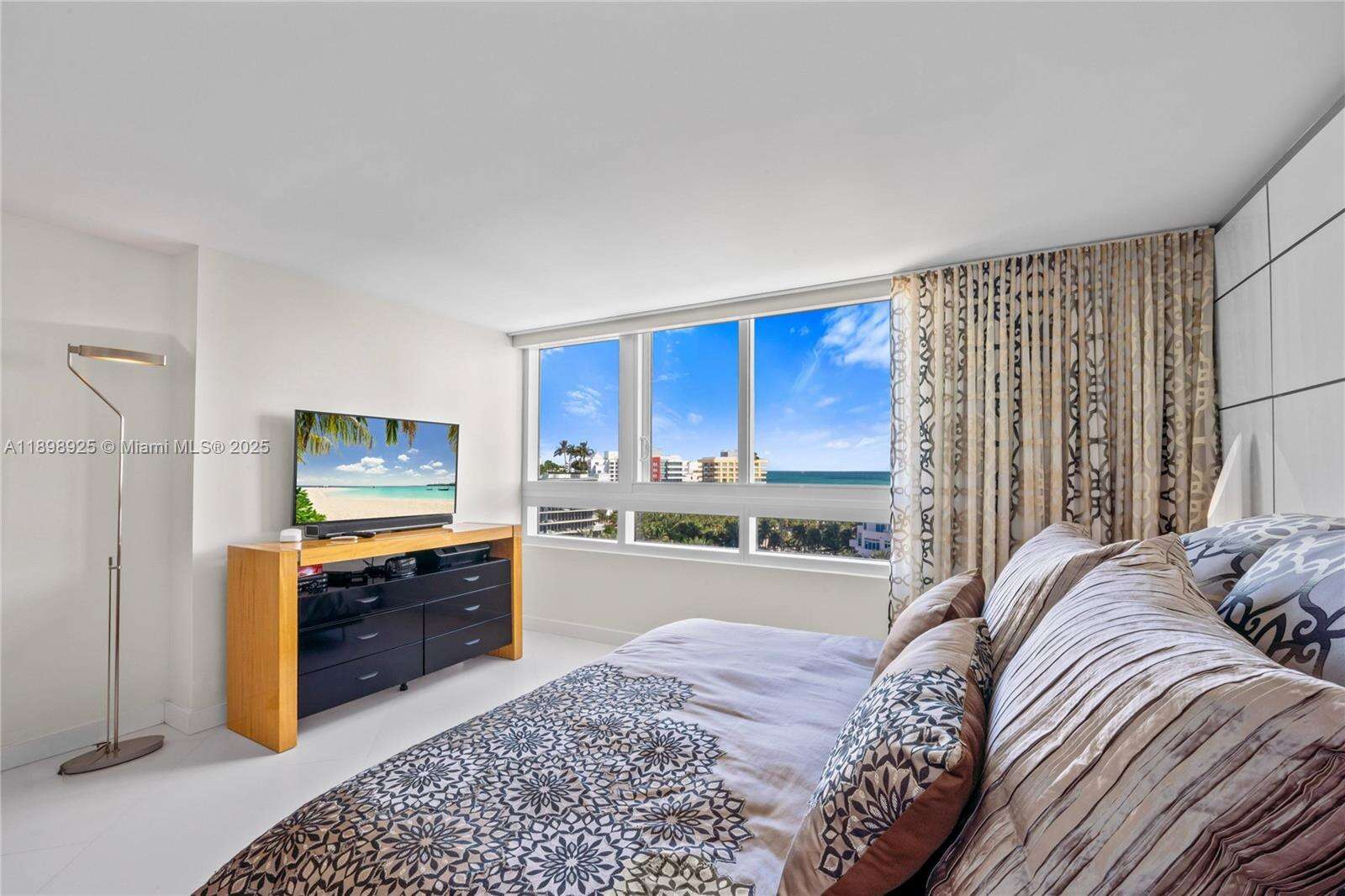 SOUTH POINTE TOWERS CONDO I - 400 Pointe Dr, Miami Beach, FL 33139 | Picture 31