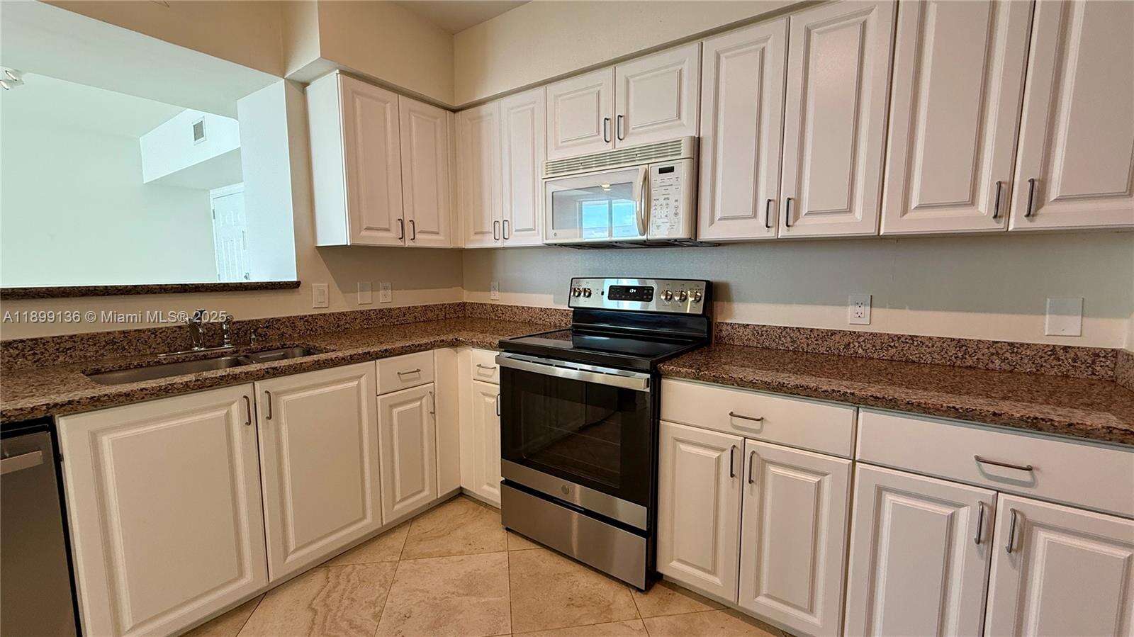 The Mark On Brickell at 1155 Brickell Bay Dr, Miami, FL 33131 - For Sale photo 16