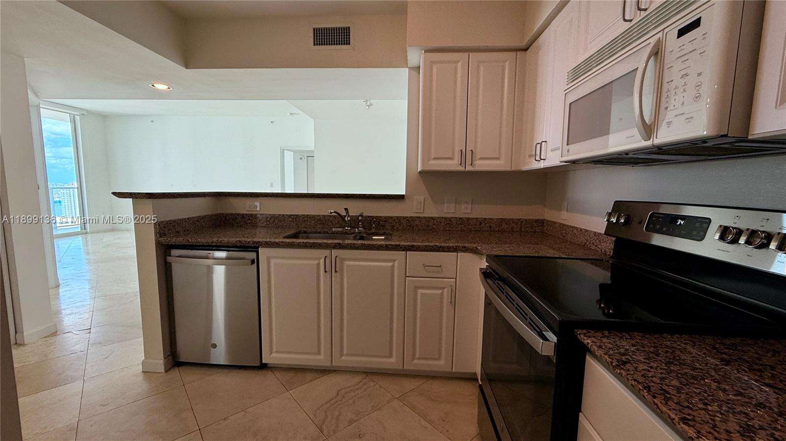 The Mark On Brickell at 1155 Brickell Bay Dr, Miami, FL 33131 - For Sale photo 17