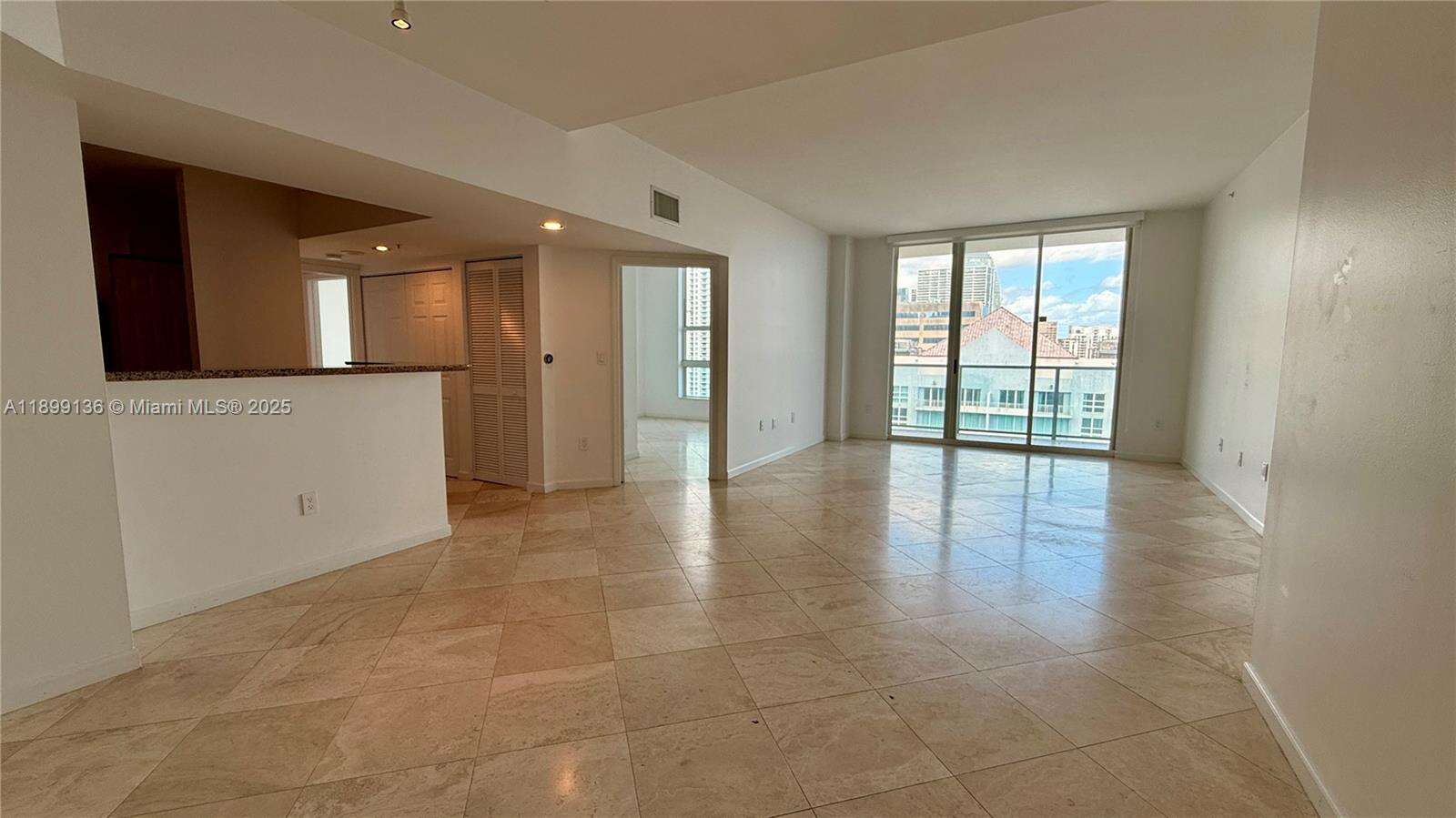 The Mark On Brickell at 1155 Brickell Bay Dr, Miami, FL 33131 - For Sale photo 3