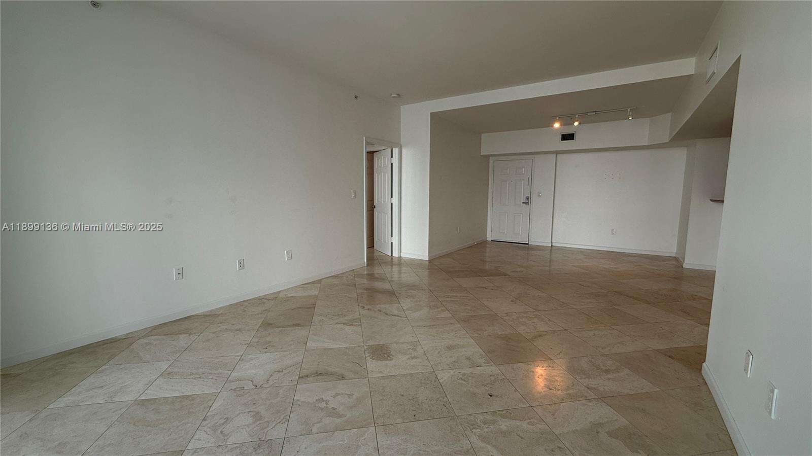 The Mark On Brickell at 1155 Brickell Bay Dr, Miami, FL 33131 - For Sale photo 4
