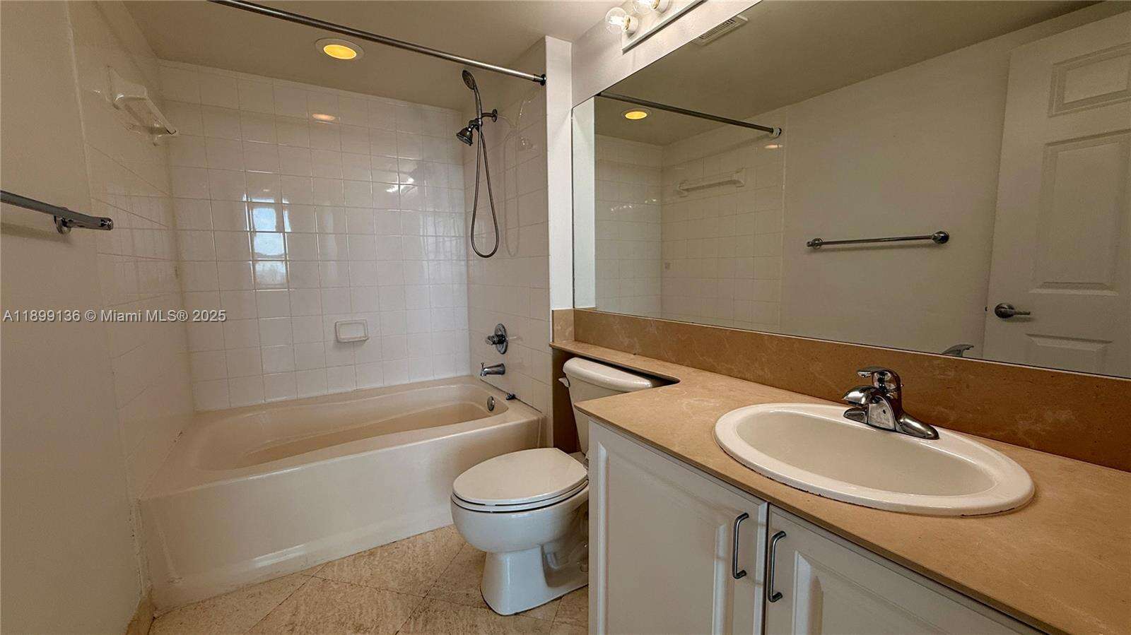 The Mark On Brickell at 1155 Brickell Bay Dr, Miami, FL 33131 - For Sale photo 10